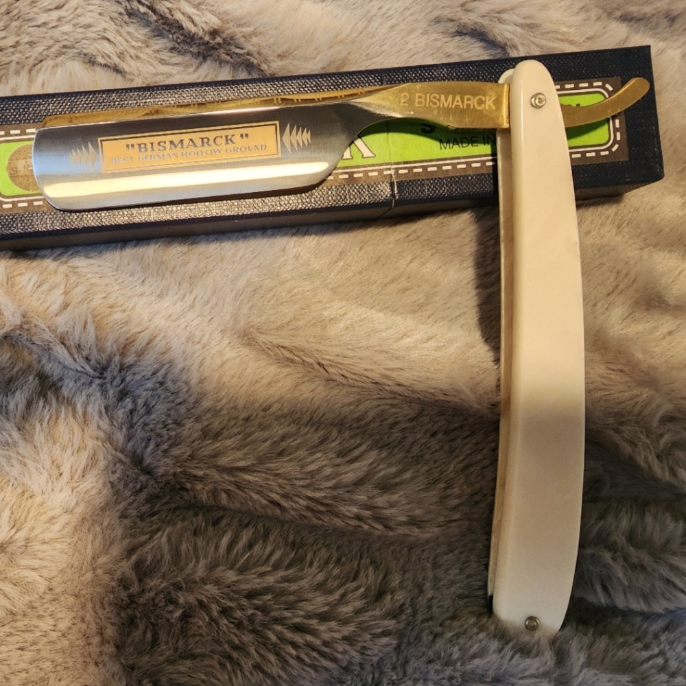 Dovo Bismark 2 Straight Razor with Gold Inlay